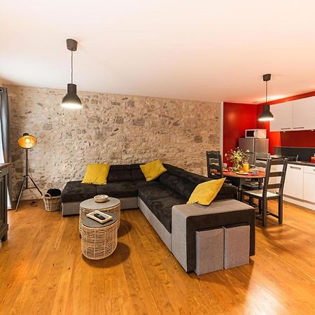 Les Gites Du Chateau - L Appartement Du Roi - Magnifique Appartement Face Au Chateau Нерак Екстер'єр фото