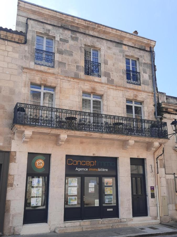 Les Gites Du Chateau - L Appartement Du Roi - Magnifique Appartement Face Au Chateau Нерак Екстер'єр фото